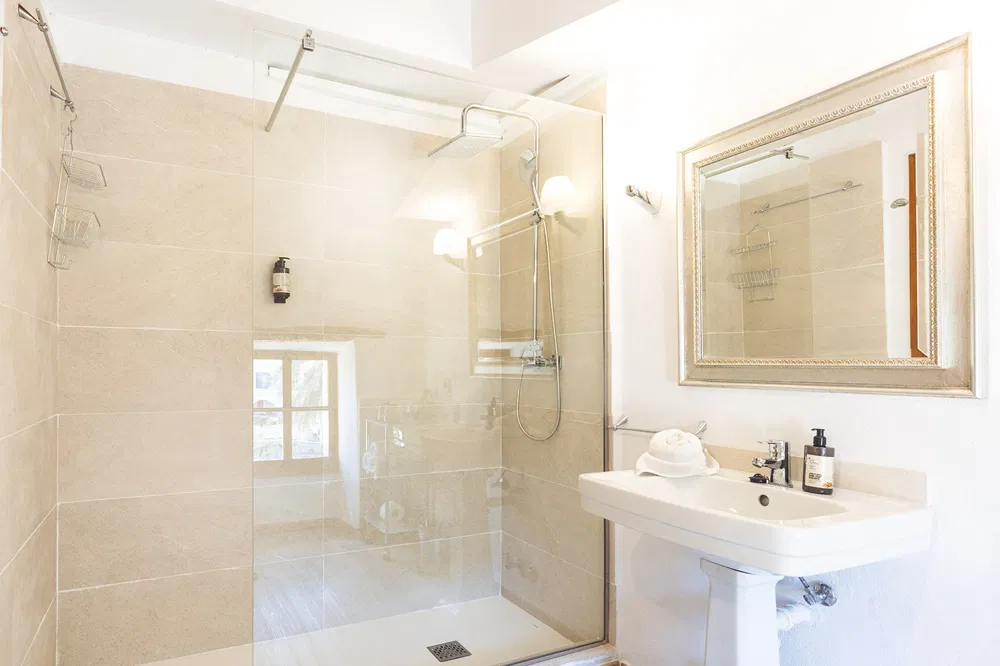 Historic boutique hotel in a fantastic location in the Serra de Tramuntana-12