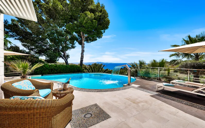 Exklusiv lyxvilla med imponerande havsutsikt