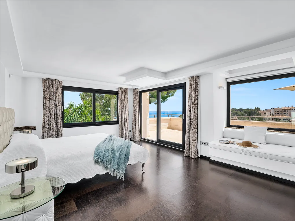 Exclusieve luxe villa met indrukwekkend uitzicht op zee-9