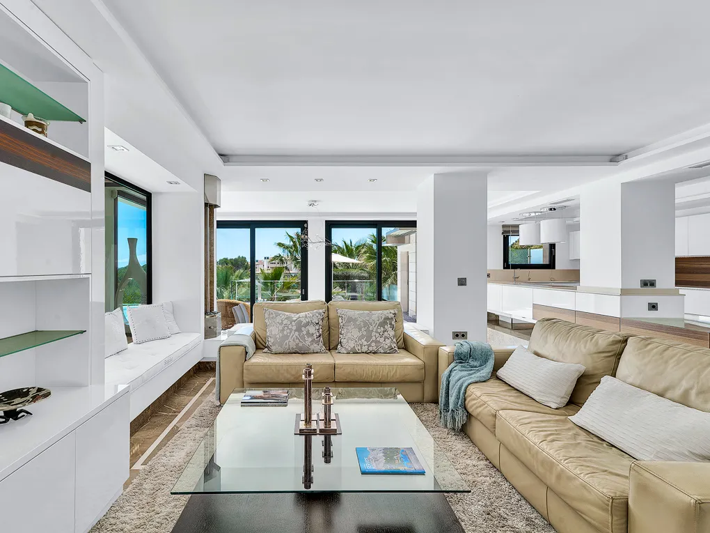 Exclusieve luxe villa met indrukwekkend uitzicht op zee-4