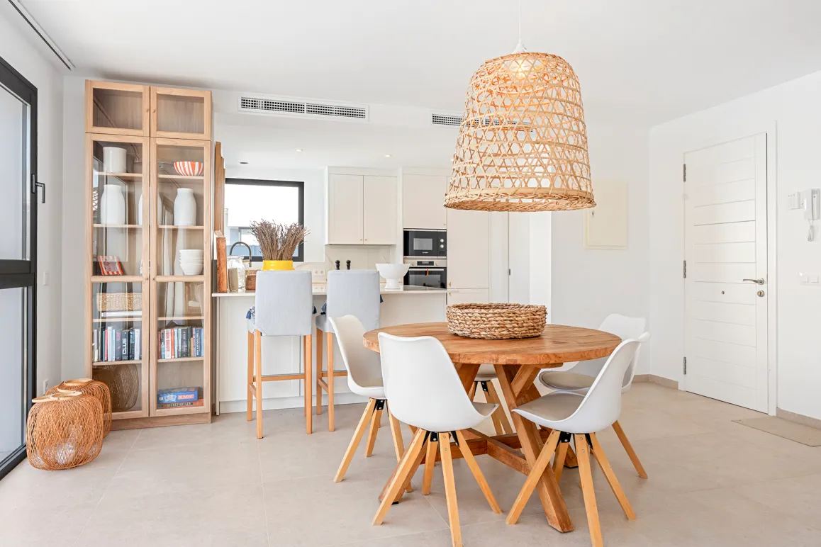 Vila moderna amb piscina i terrassa al terrat prop de la platja Cala Mandia-7