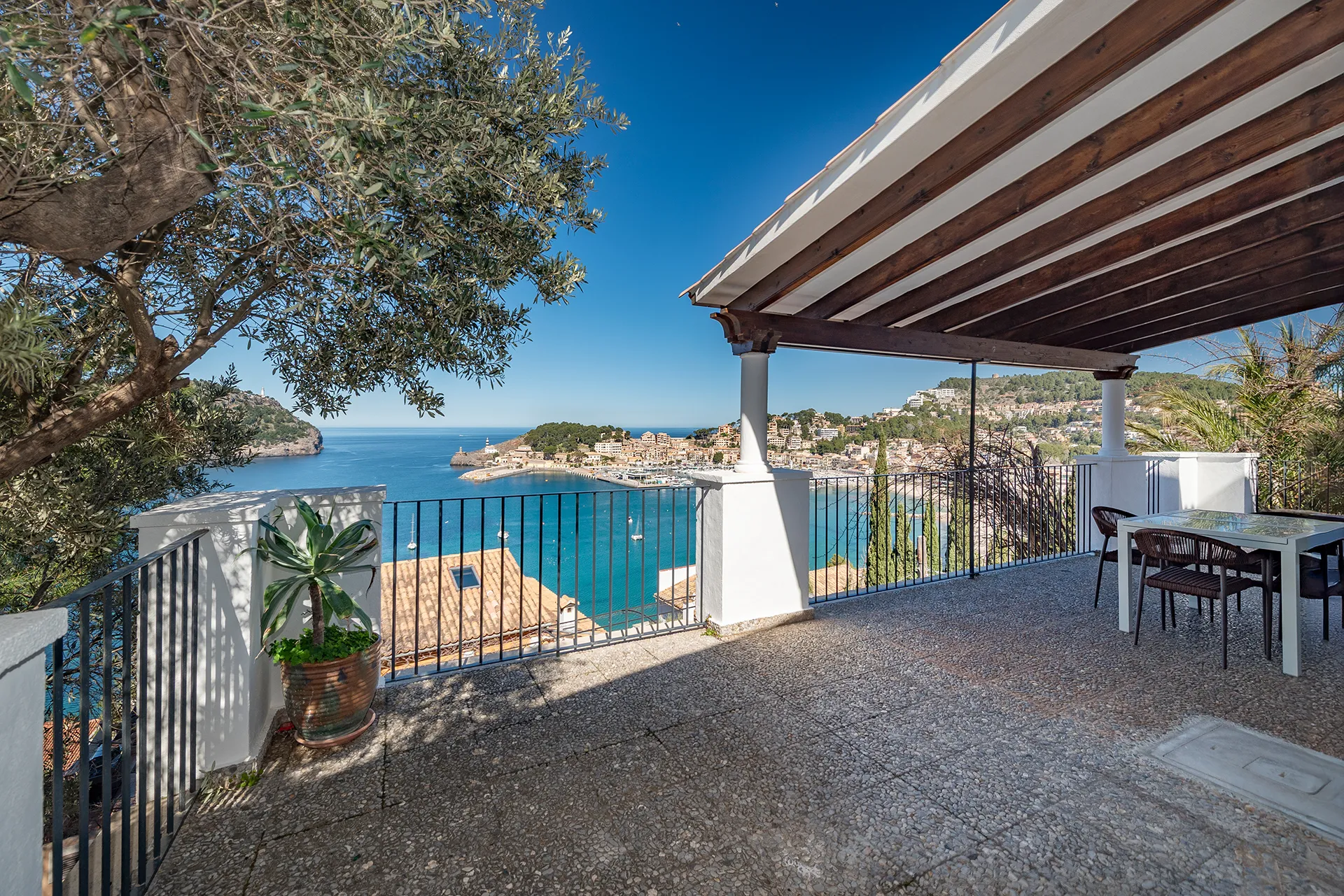 Encantadora villa con vistas panorámicas en Puerto de Sóller-23