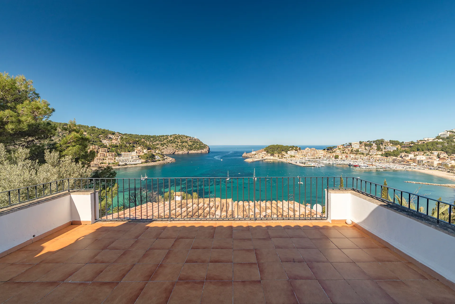 Encantadora villa con vistas panorámicas en Puerto de Sóller-13