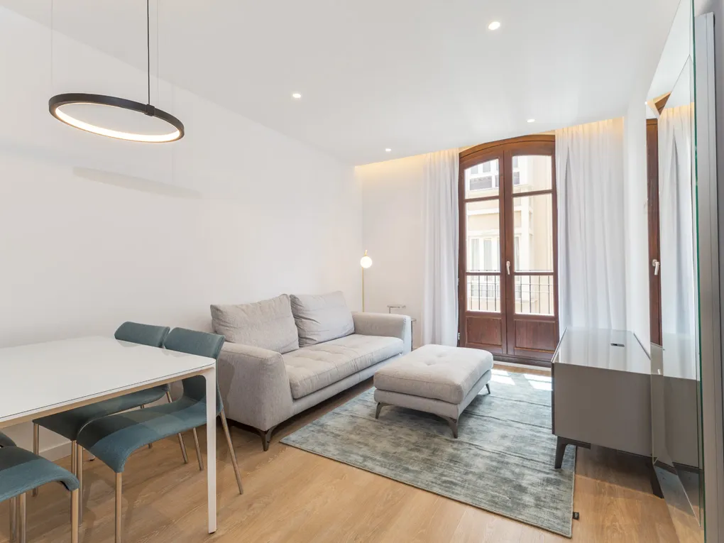 Отремонтированная и качественно меблированная квартира-1