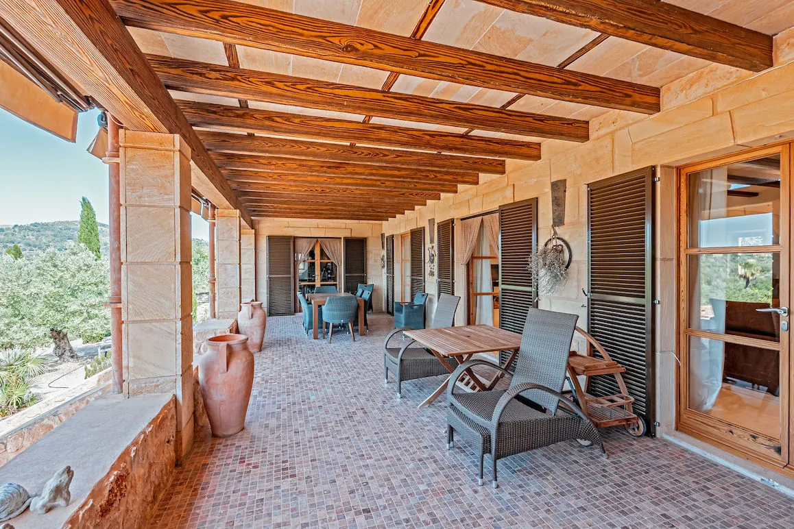 Landkasteel met overloopzwembad en uitzicht op Artà-14