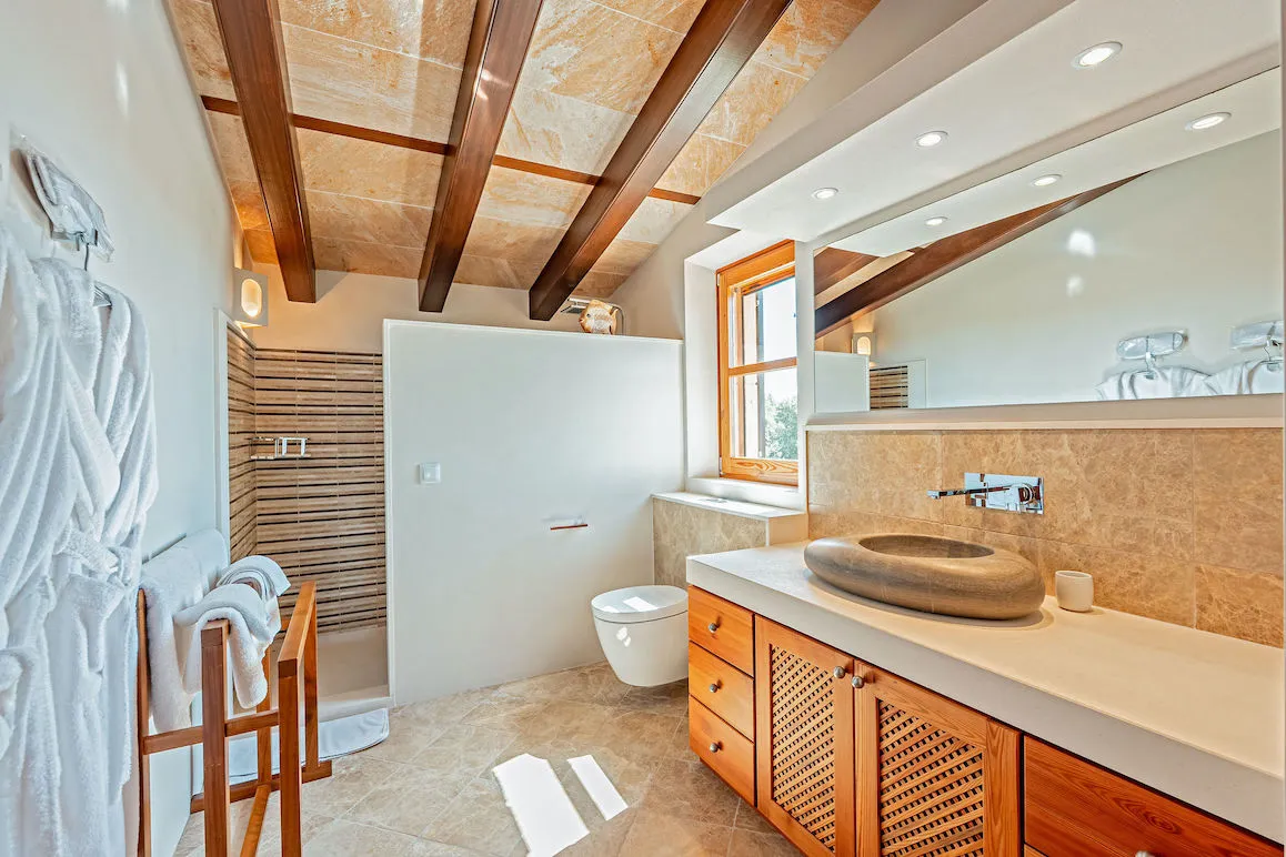 Landsitz mit Infinity-Pool und Blick auf Artà-11