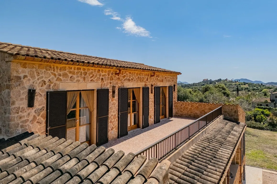 Landkasteel met overloopzwembad en uitzicht op Artà-10