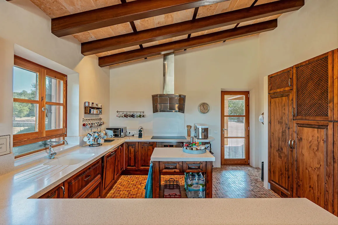 Castell rural amb piscina infinita i vistes a Artà-6