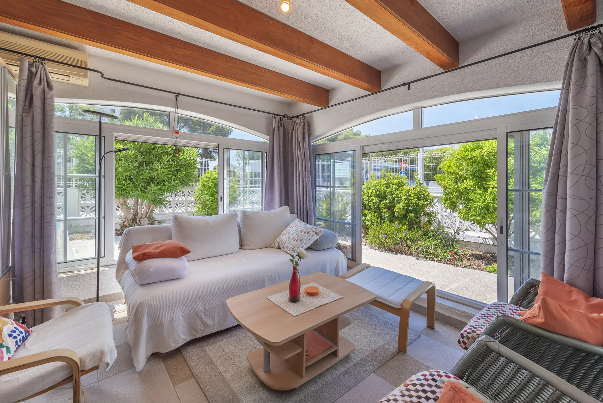 Солнечный отдельный дом рядом с пляжем-2