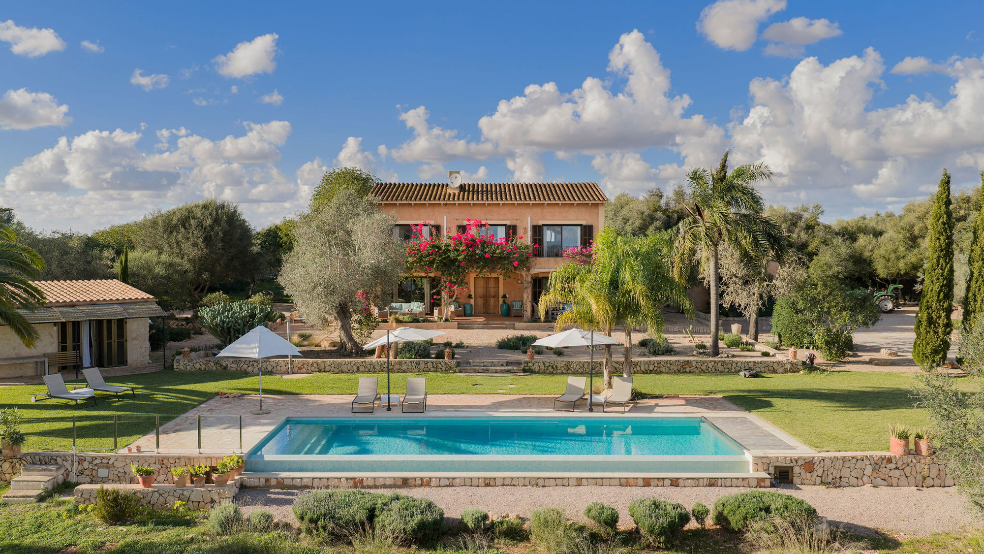 Finca auténtica con licencia de alquiler
