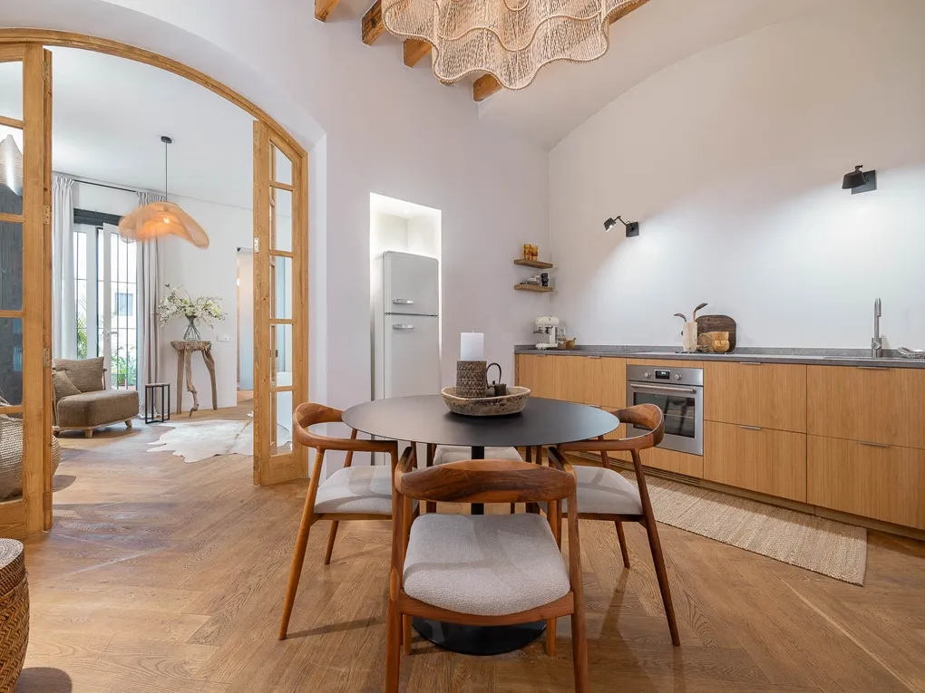 Stijlvol en onlangs gerenoveerd appartement op de begane grond-11