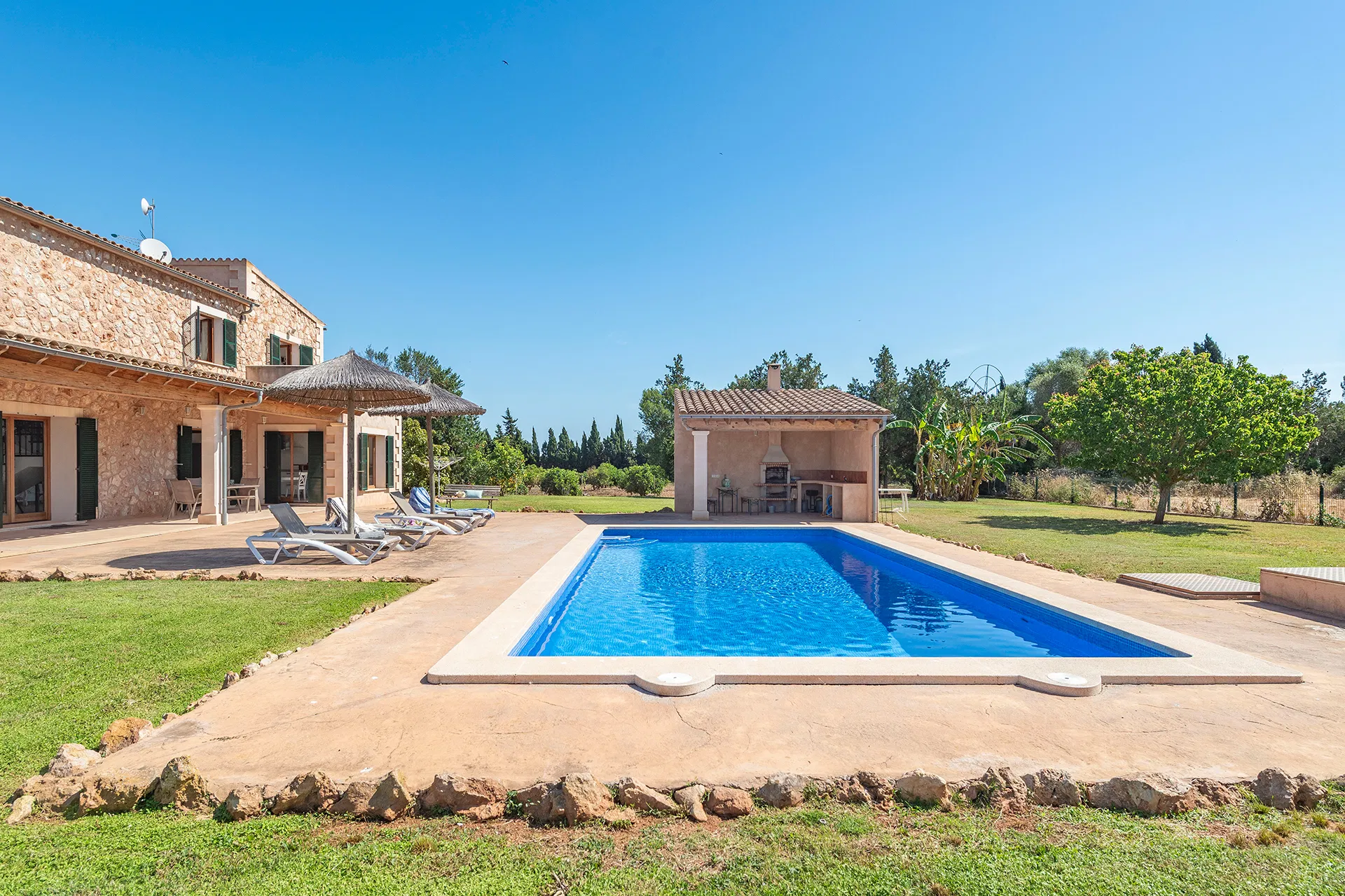 Exclusiva finca rústica con piscina y licencia vacacional-30