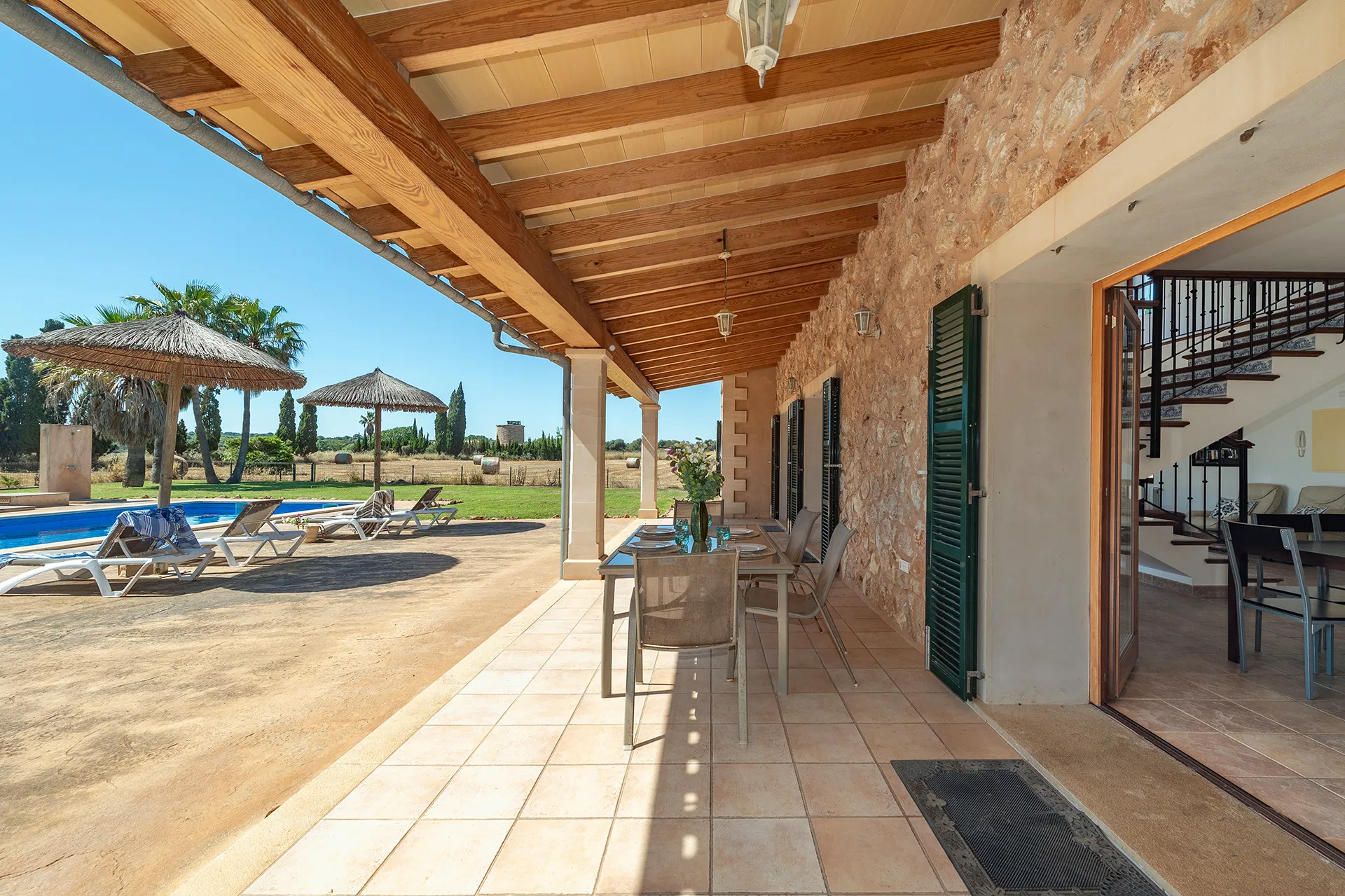 Exclusiva finca rústica con piscina y licencia vacacional-12