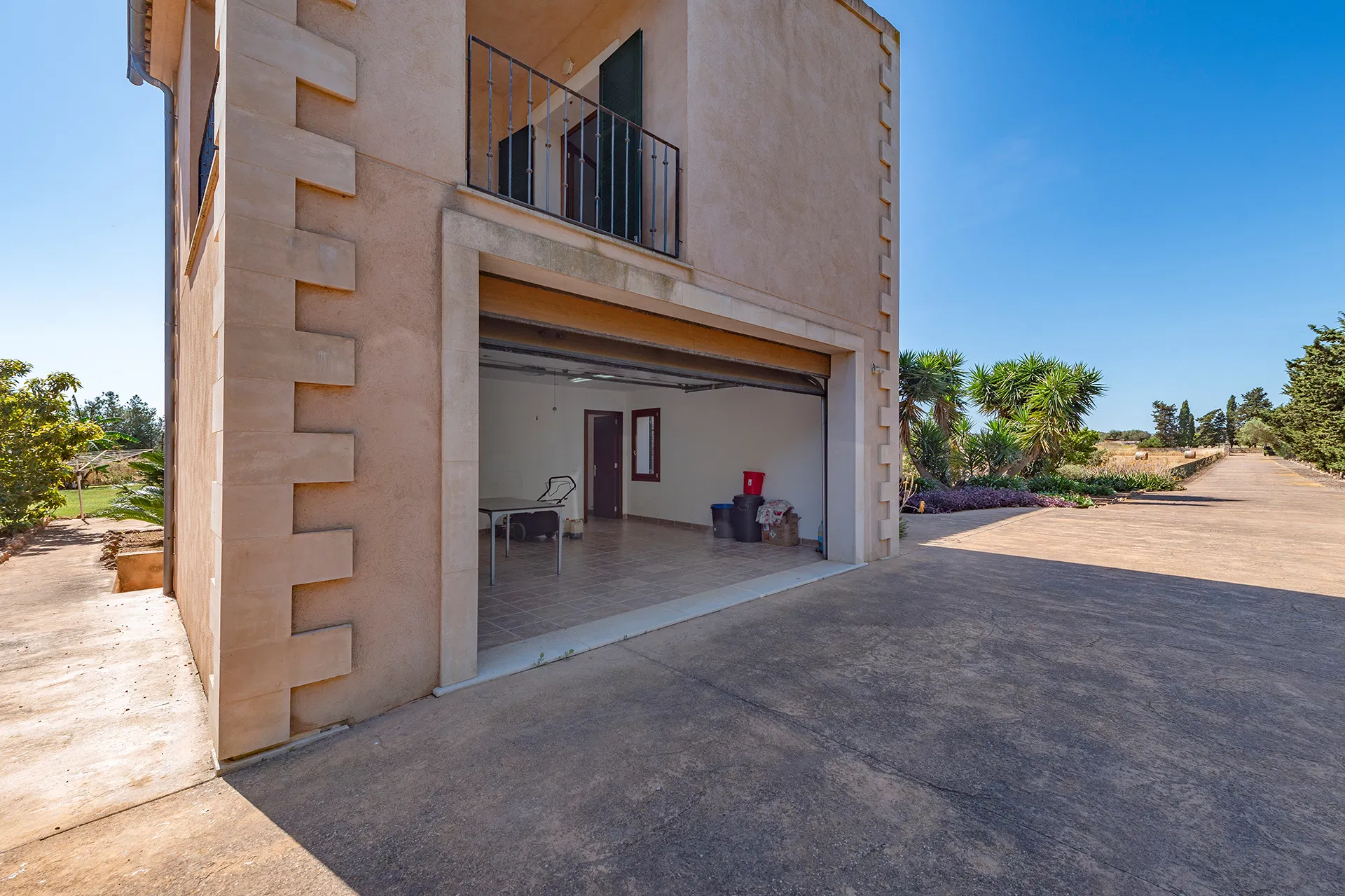 Exclusiva finca rústica con piscina y licencia vacacional-34