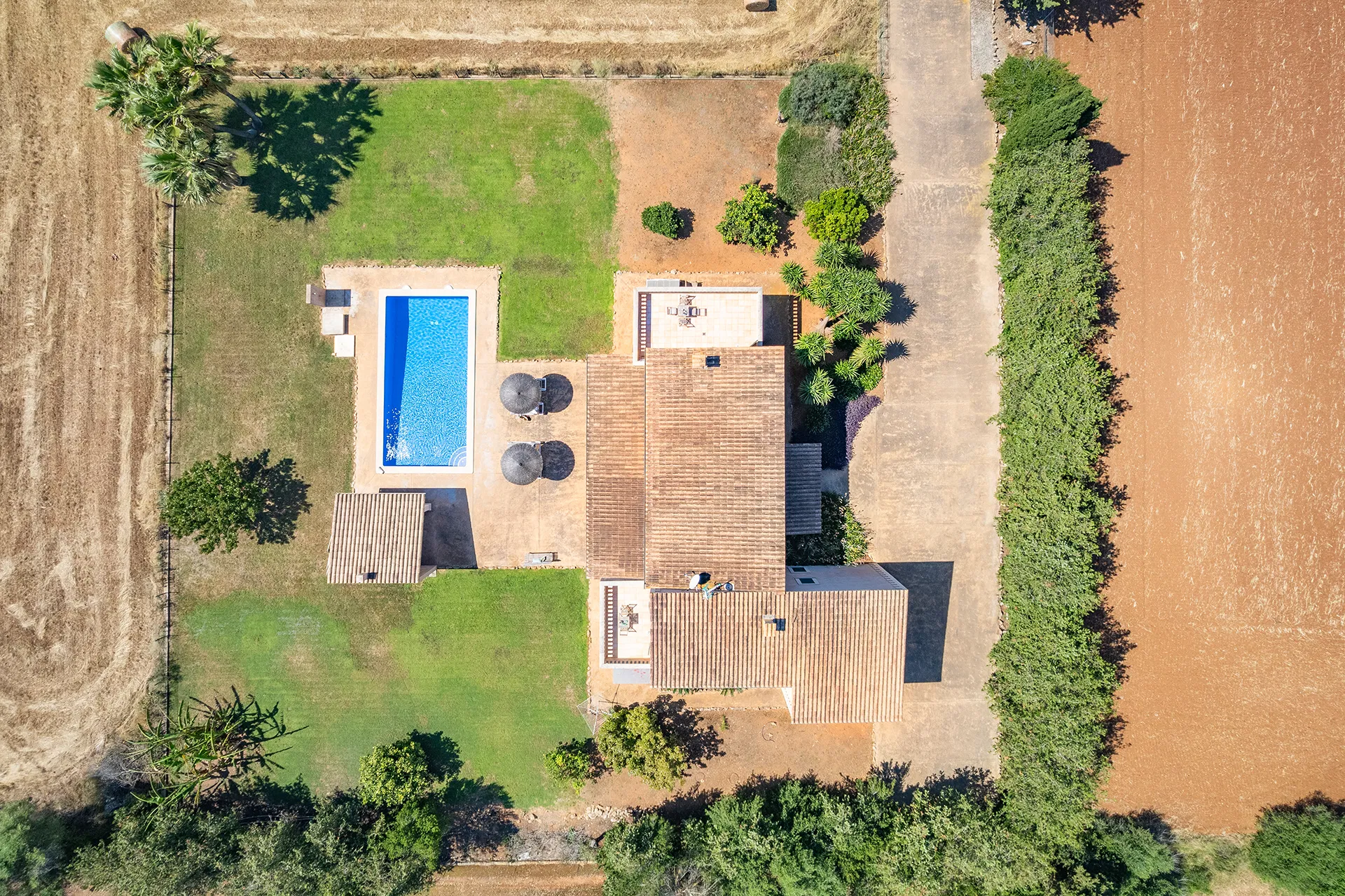 Exclusiva finca rústica con piscina y licencia vacacional-8