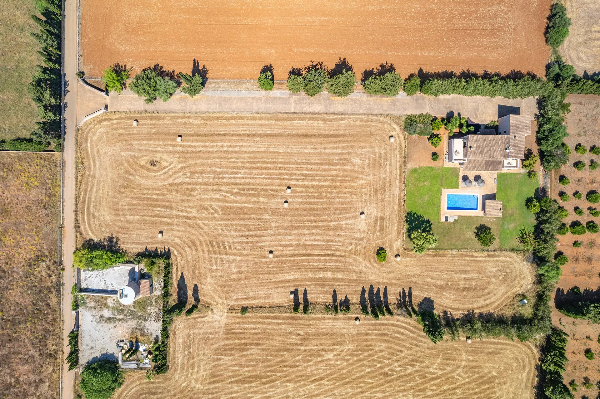 Exclusiva finca rústica con piscina y licencia vacacional-31