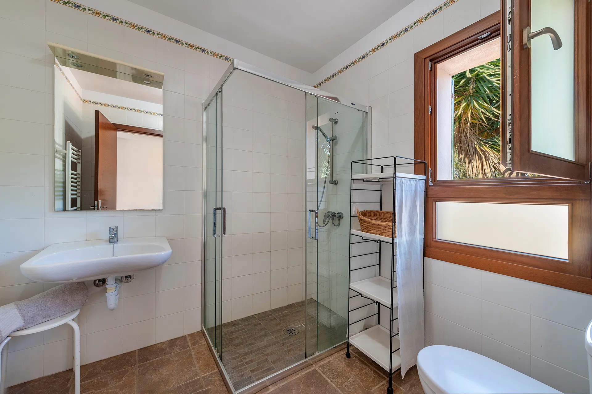 Exclusiva finca rústica con piscina y licencia vacacional-17