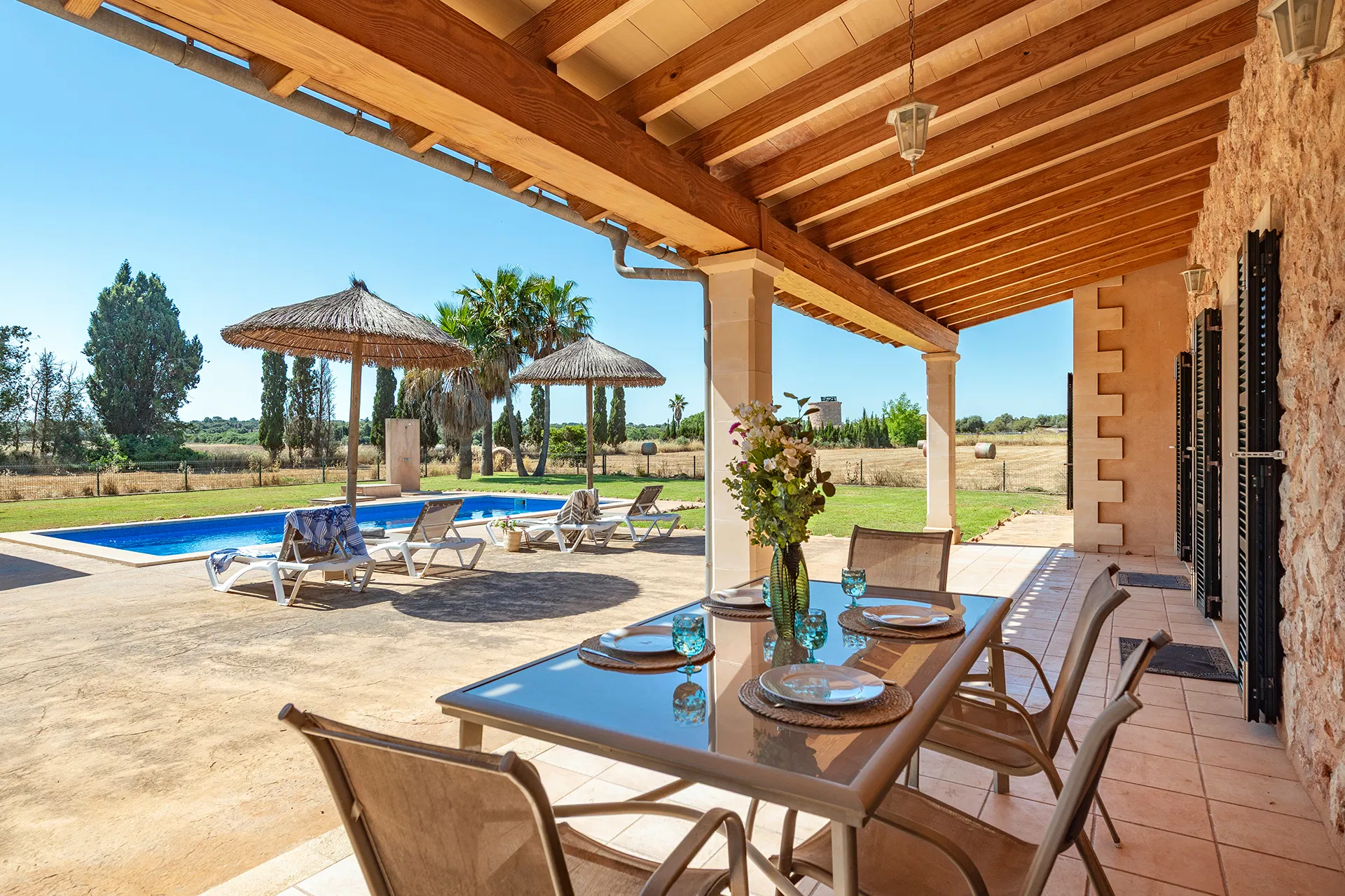 Exclusiva finca rústica con piscina y licencia vacacional-4