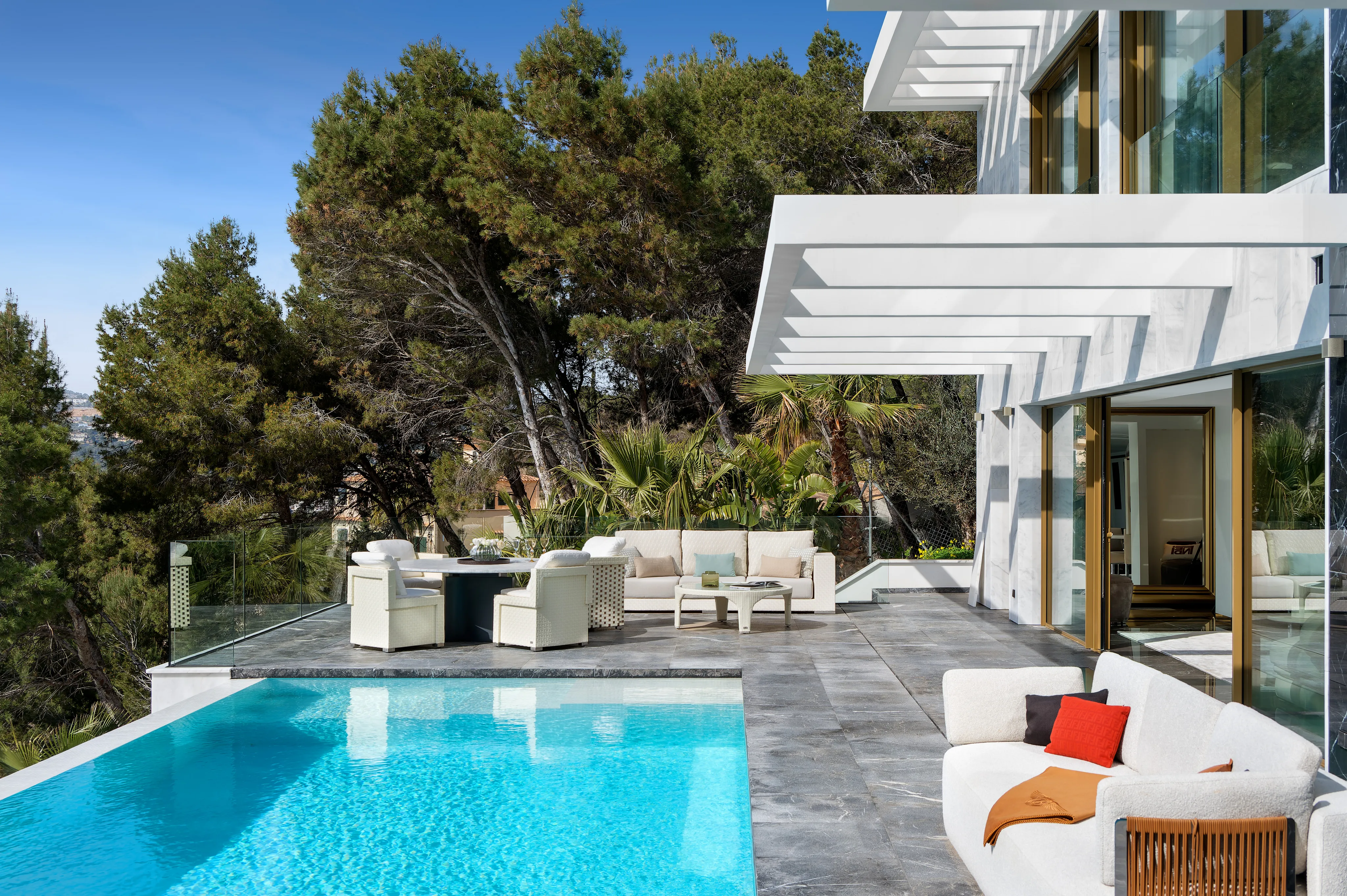 Esclusiva residenza di design con vista sul Mediterraneo-15