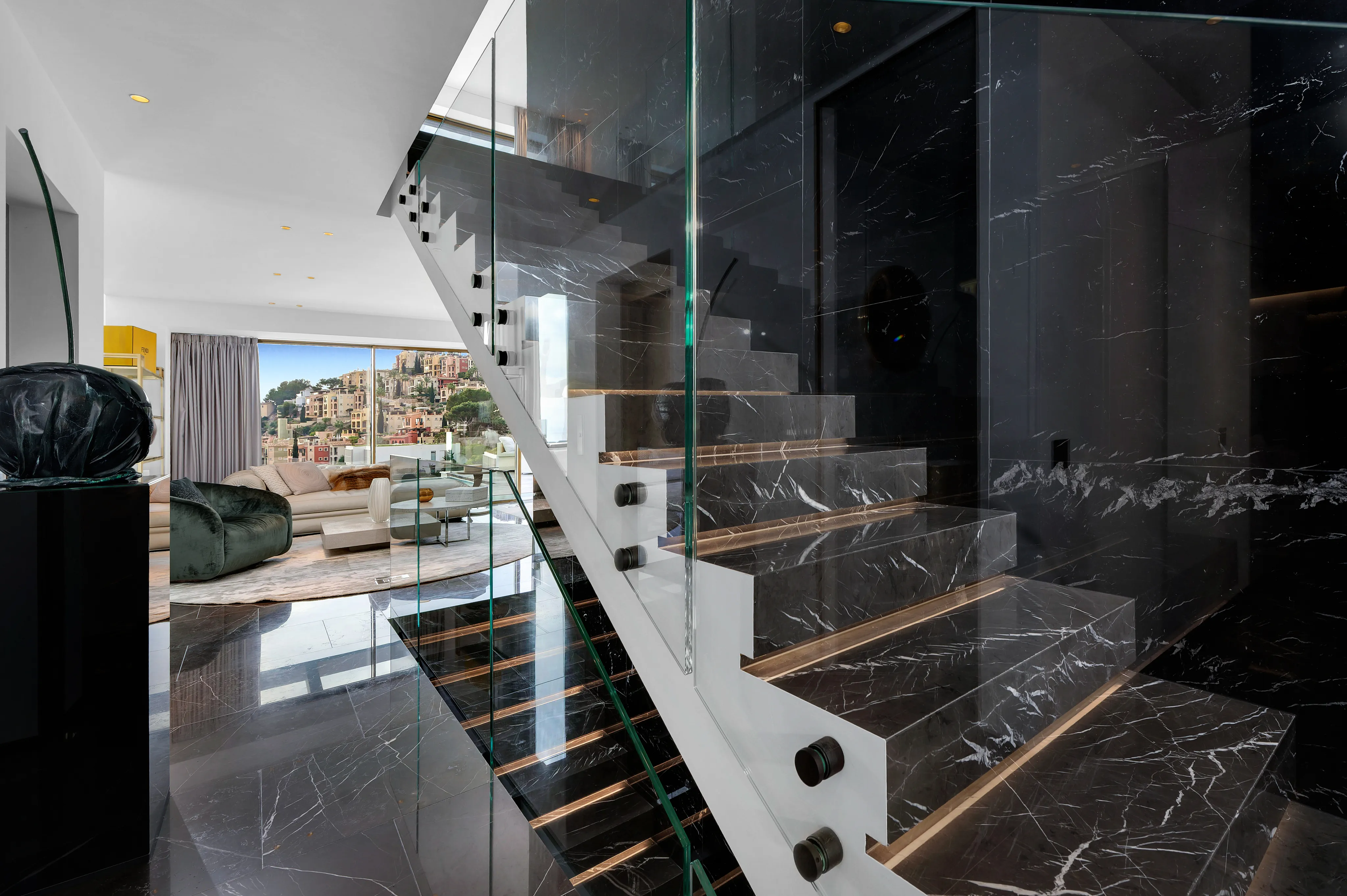 Esclusiva residenza di design con vista sul Mediterraneo-14