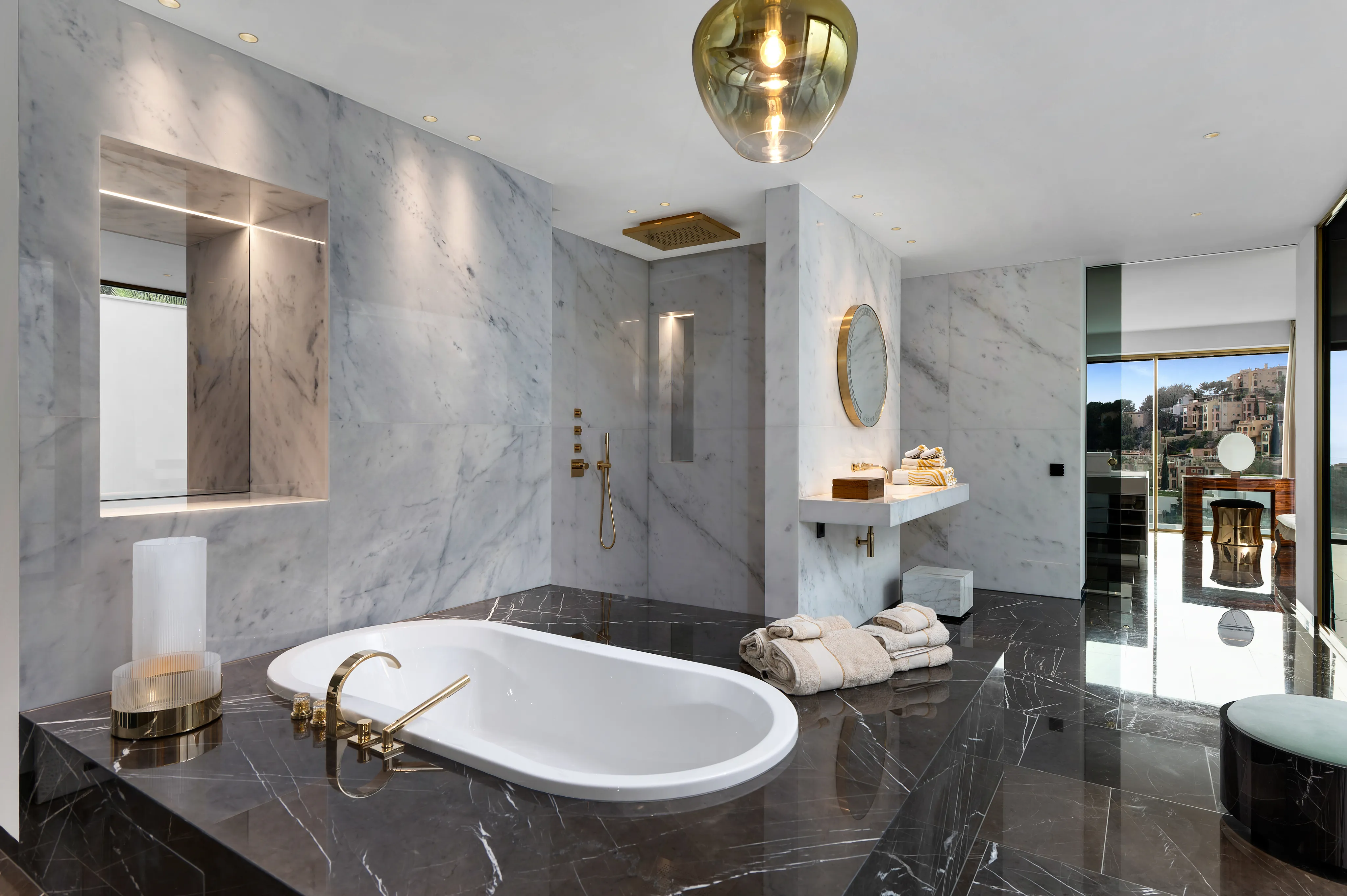 Esclusiva residenza di design con vista sul Mediterraneo-12