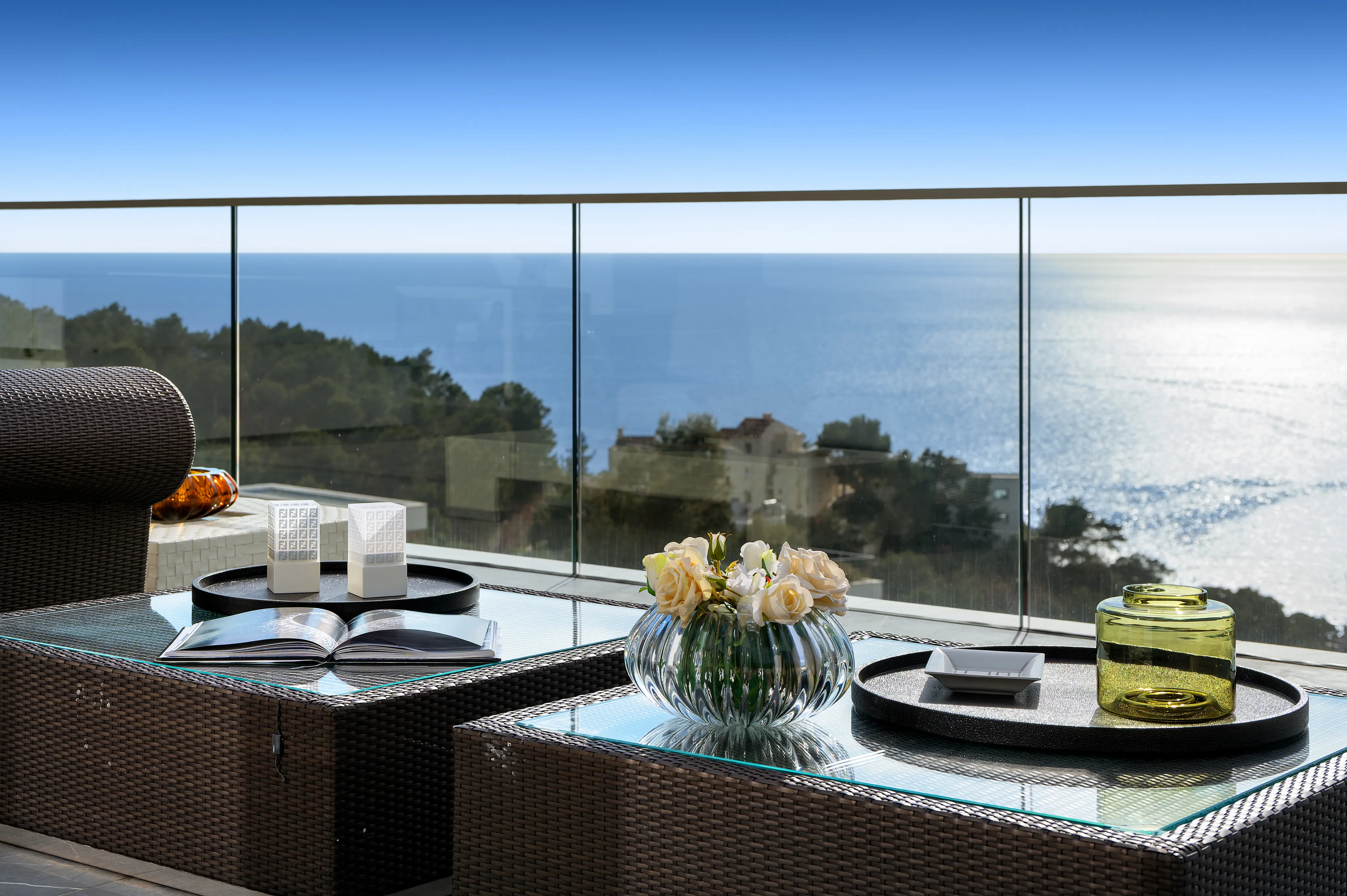 Esclusiva residenza di design con vista sul Mediterraneo-16