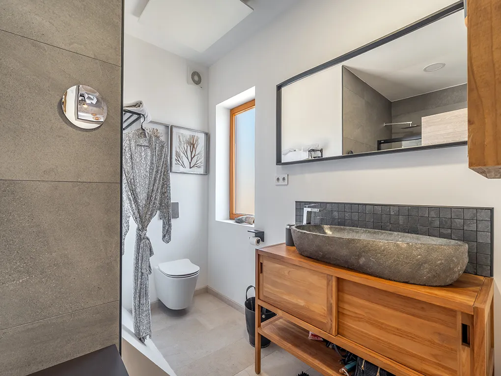 Charmerende byhus fyldt med lys-12