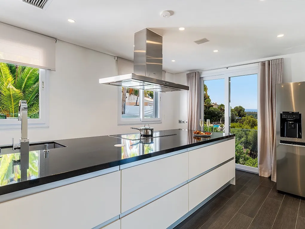 Eksklusiv villa i Bendinat med betagende havudsigt-6