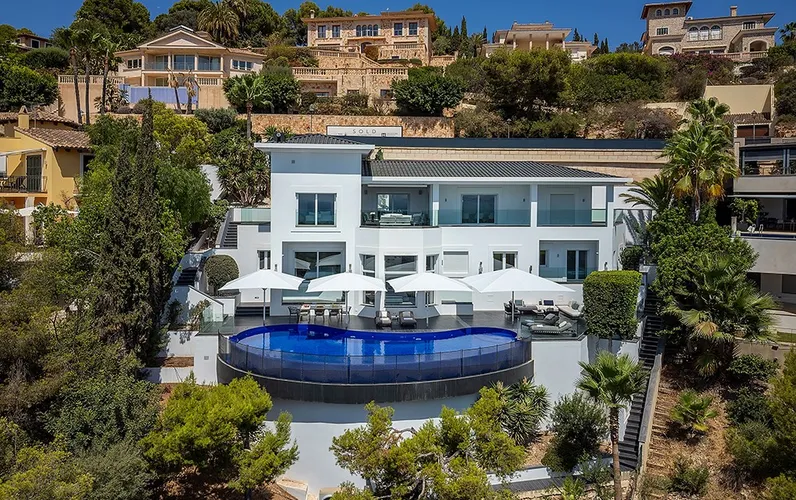 Exklusive Villa in Bendinat mit einem atemberaubenden Meerblick