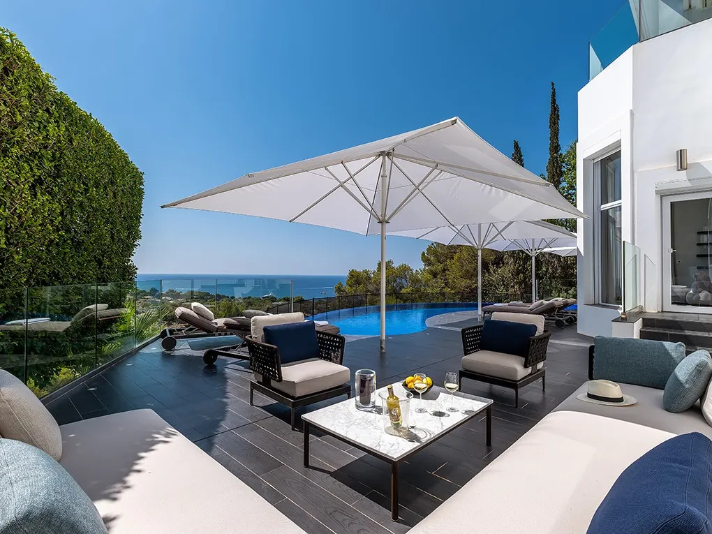 Eksklusiv villa i Bendinat med betagende havudsigt-3