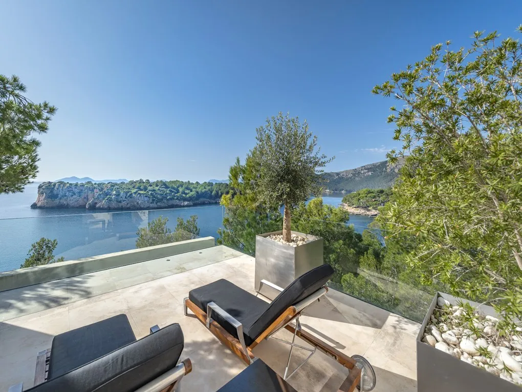 Exclusieve luxe villa met directe toegang tot de zee-11