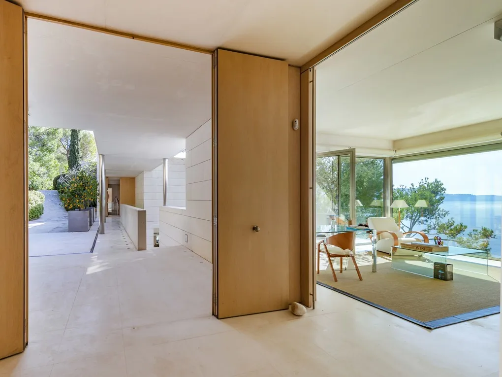 Exclusieve luxe villa met directe toegang tot de zee-6