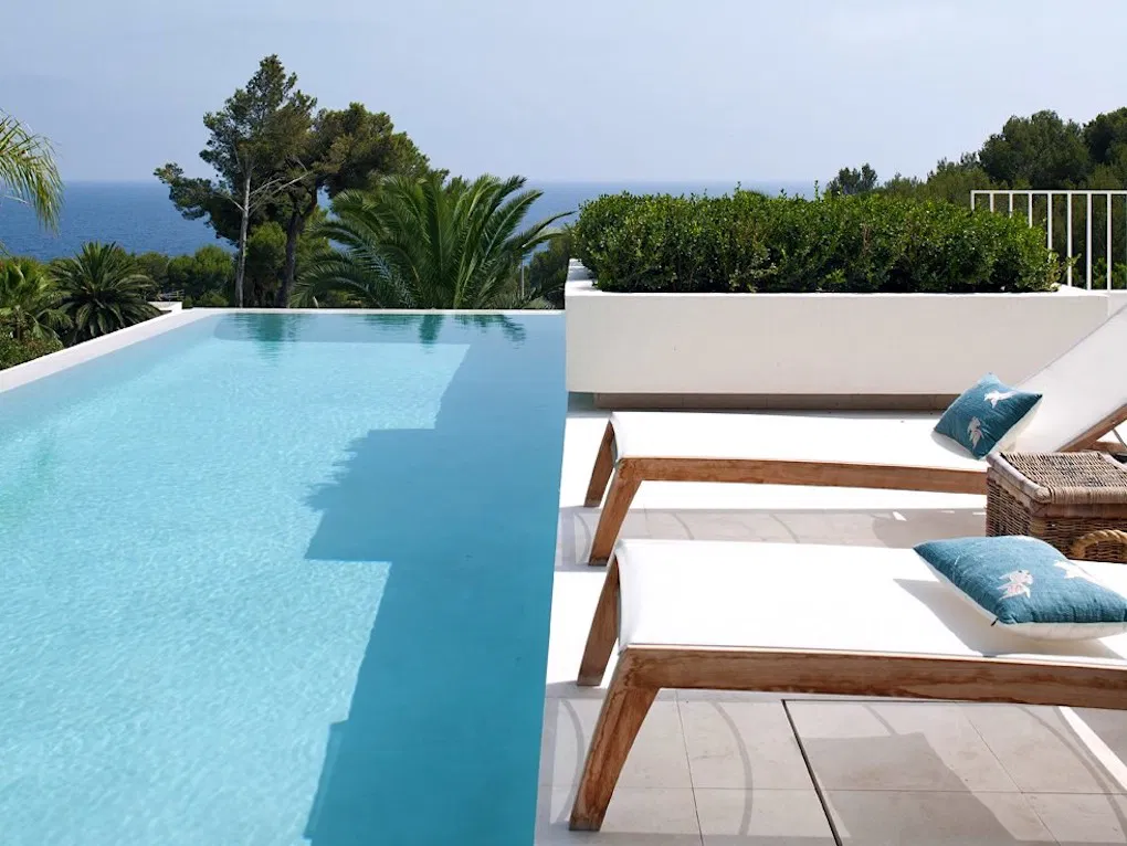 Villa design avec vue imprenable sur la mer à Costa de los Pinos-1