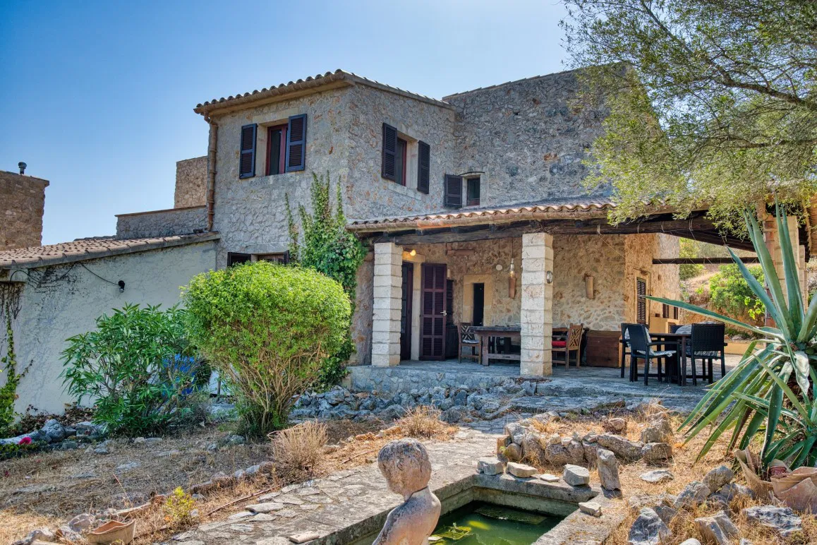Rustic finca with panoramic views and plenty of privacy near Son Carrió-17