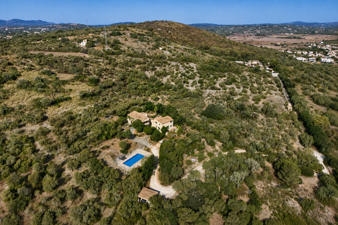 Rustic finca with panoramic views and plenty of privacy near Son Carrió-3