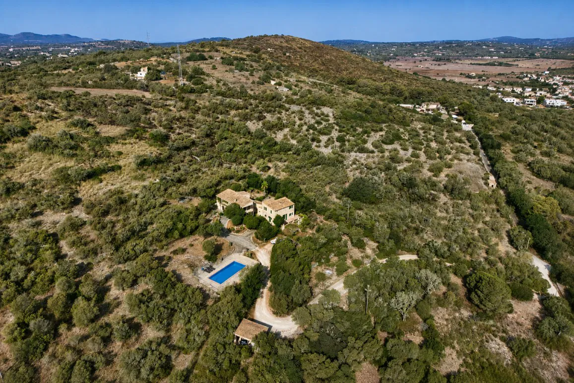 Rustic finca with panoramic views and plenty of privacy near Son Carrió-3