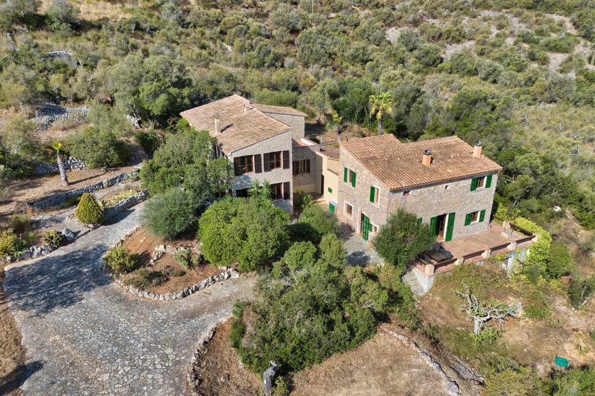 Rustic finca with panoramic views and plenty of privacy near Son Carrió-10