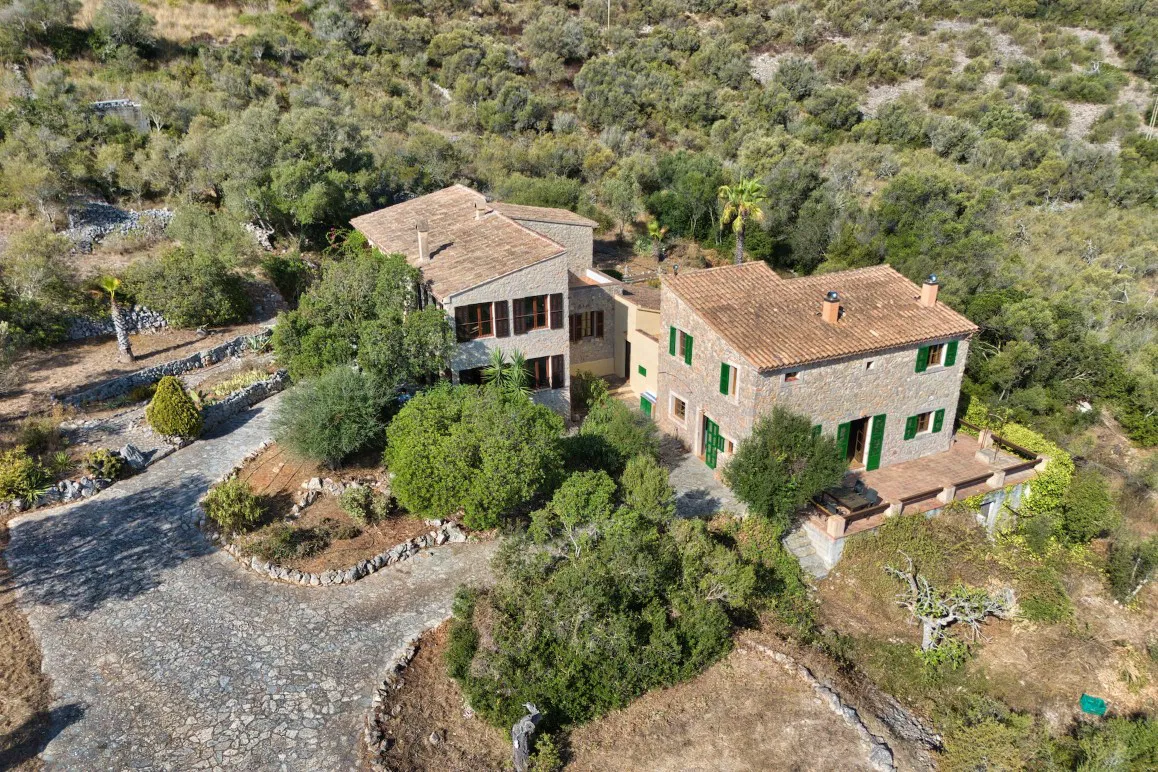 Rustic finca with panoramic views and plenty of privacy near Son Carrió-10