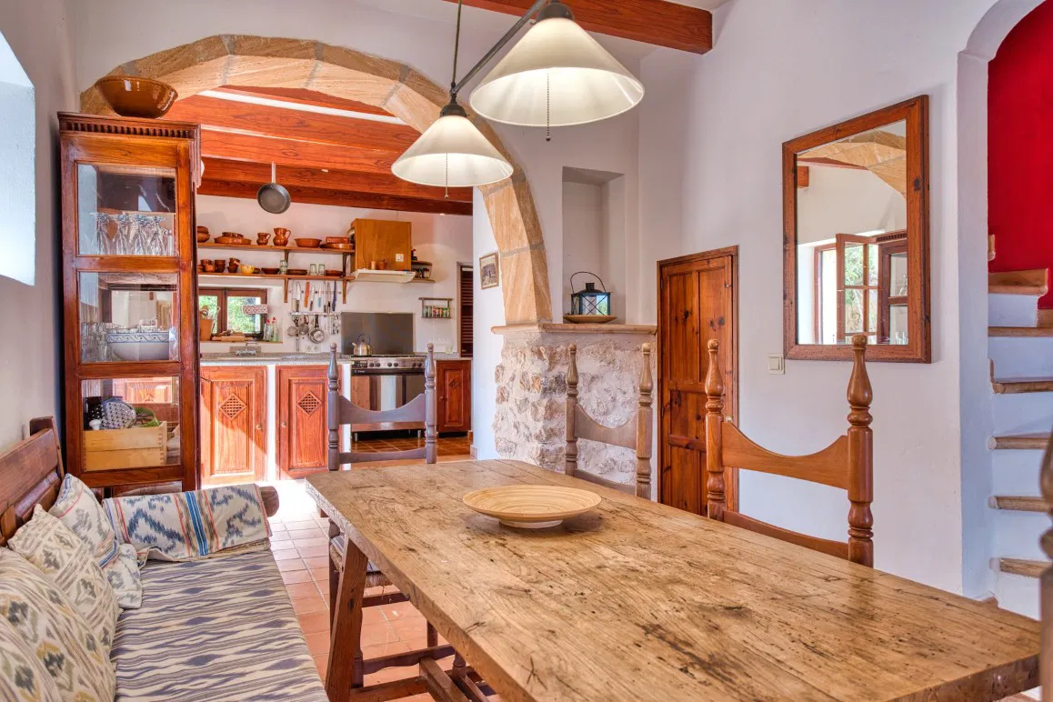Rustic finca with panoramic views and plenty of privacy near Son Carrió-7
