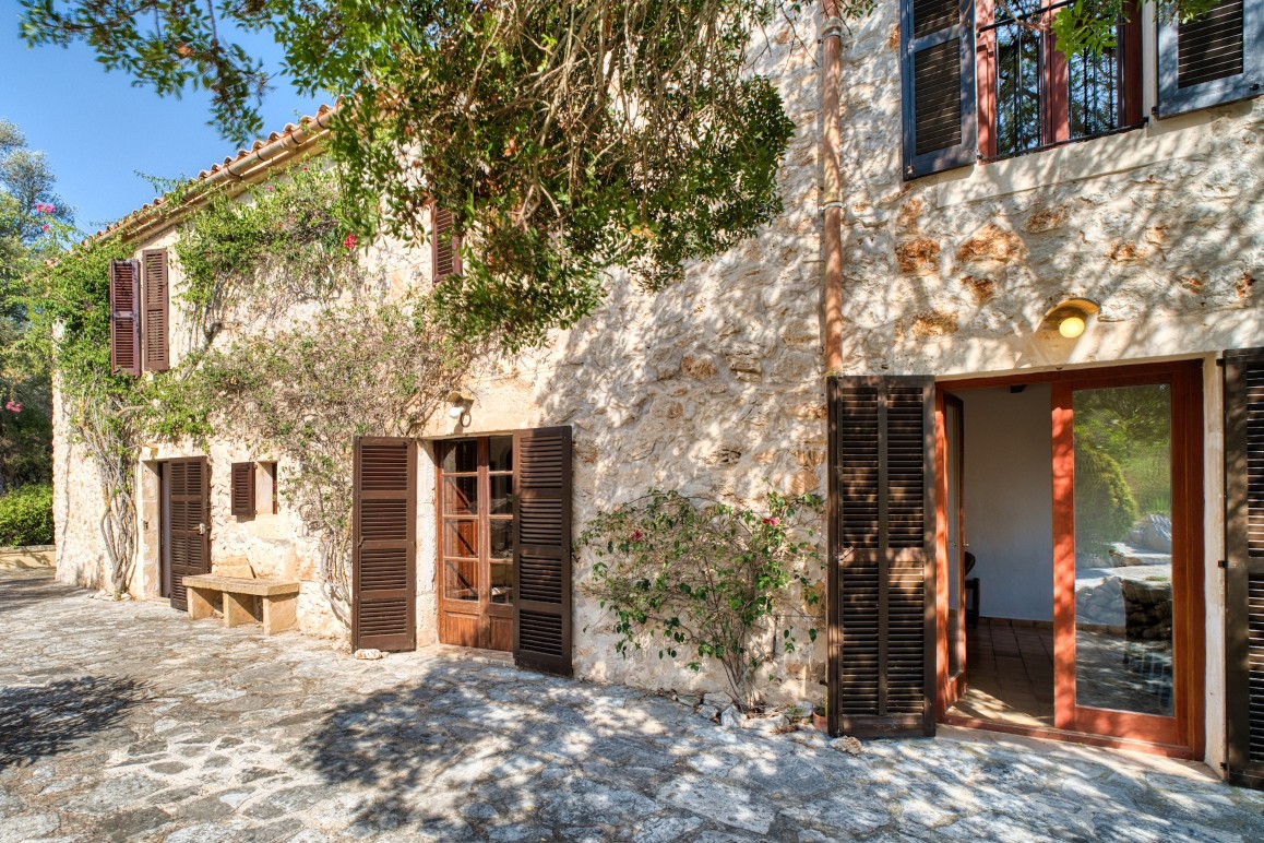 Rustic finca with panoramic views and plenty of privacy near Son Carrió-4