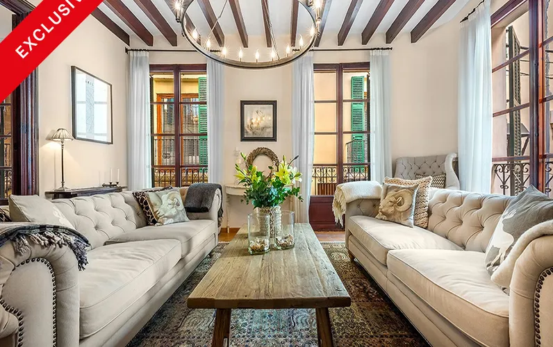 Ståtligt gammalt stadsresidens i La Lonja - Palma de Mallorca