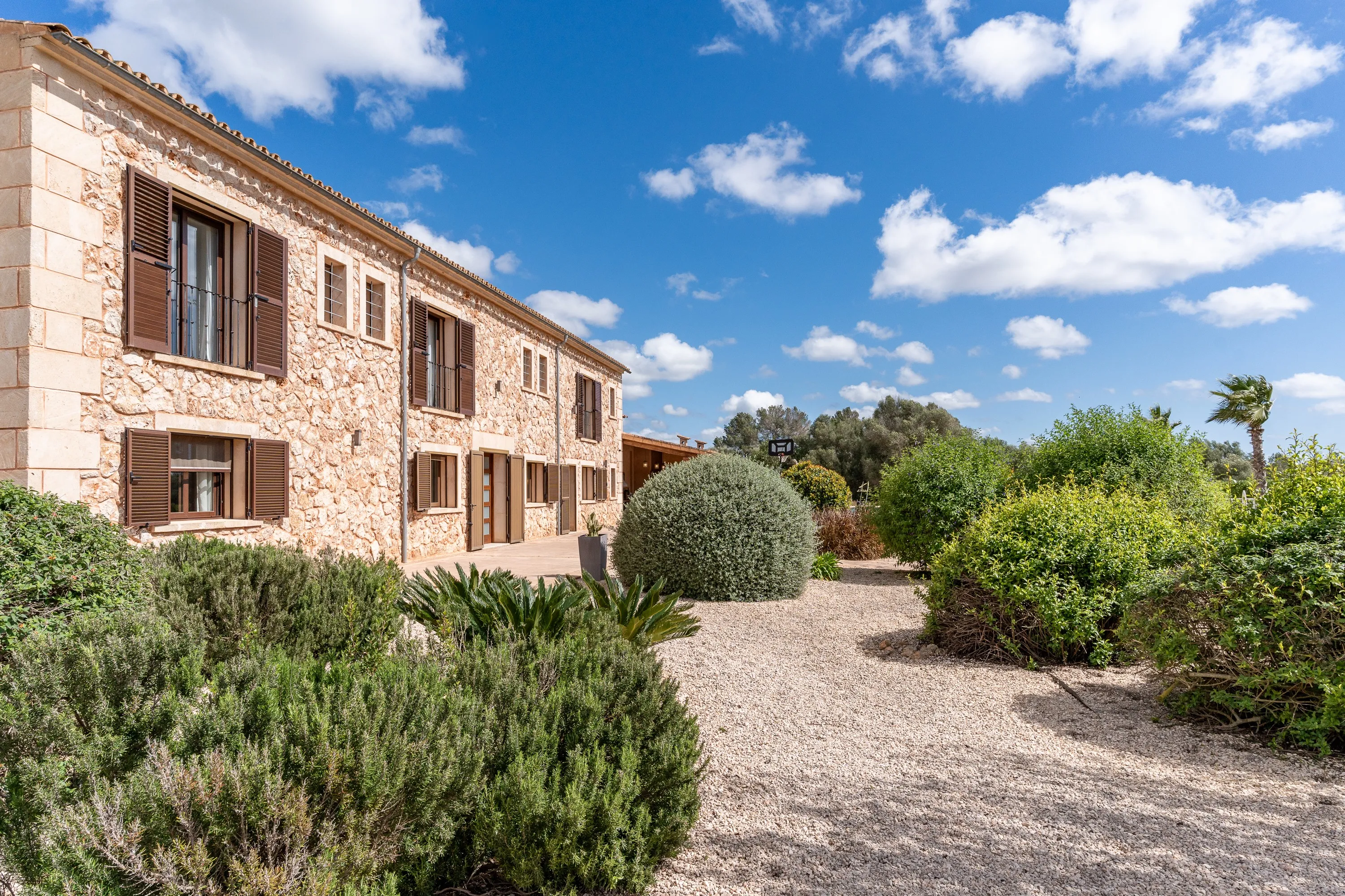 Authentisches Landhaus mit Pool und ETV-17