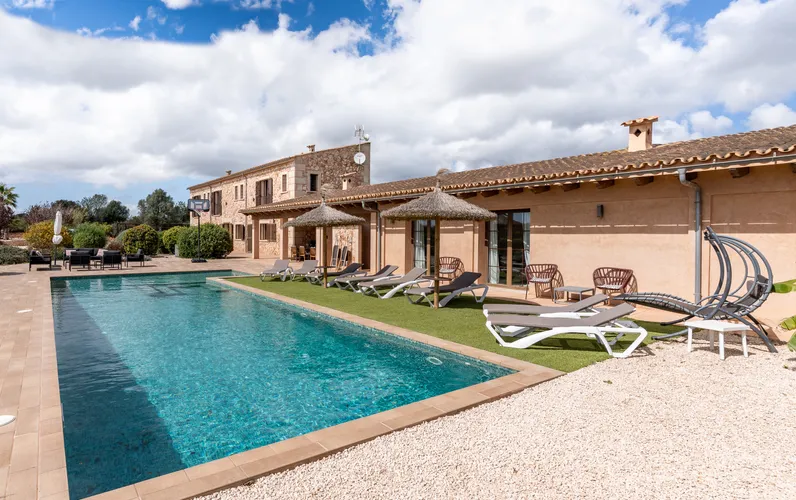 Autèntica casa de camp amb piscina i ETV