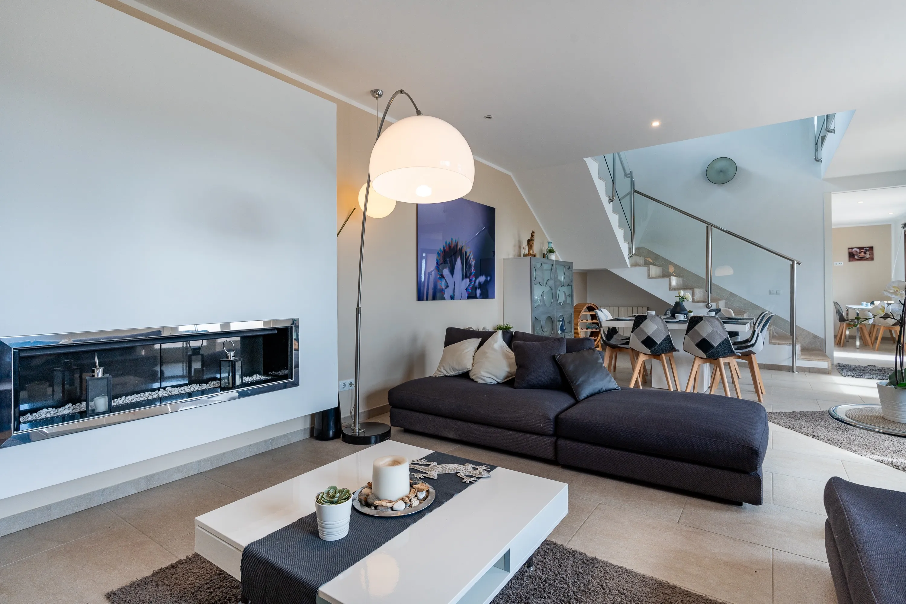 Autentisk landhus med pool og ETV-8