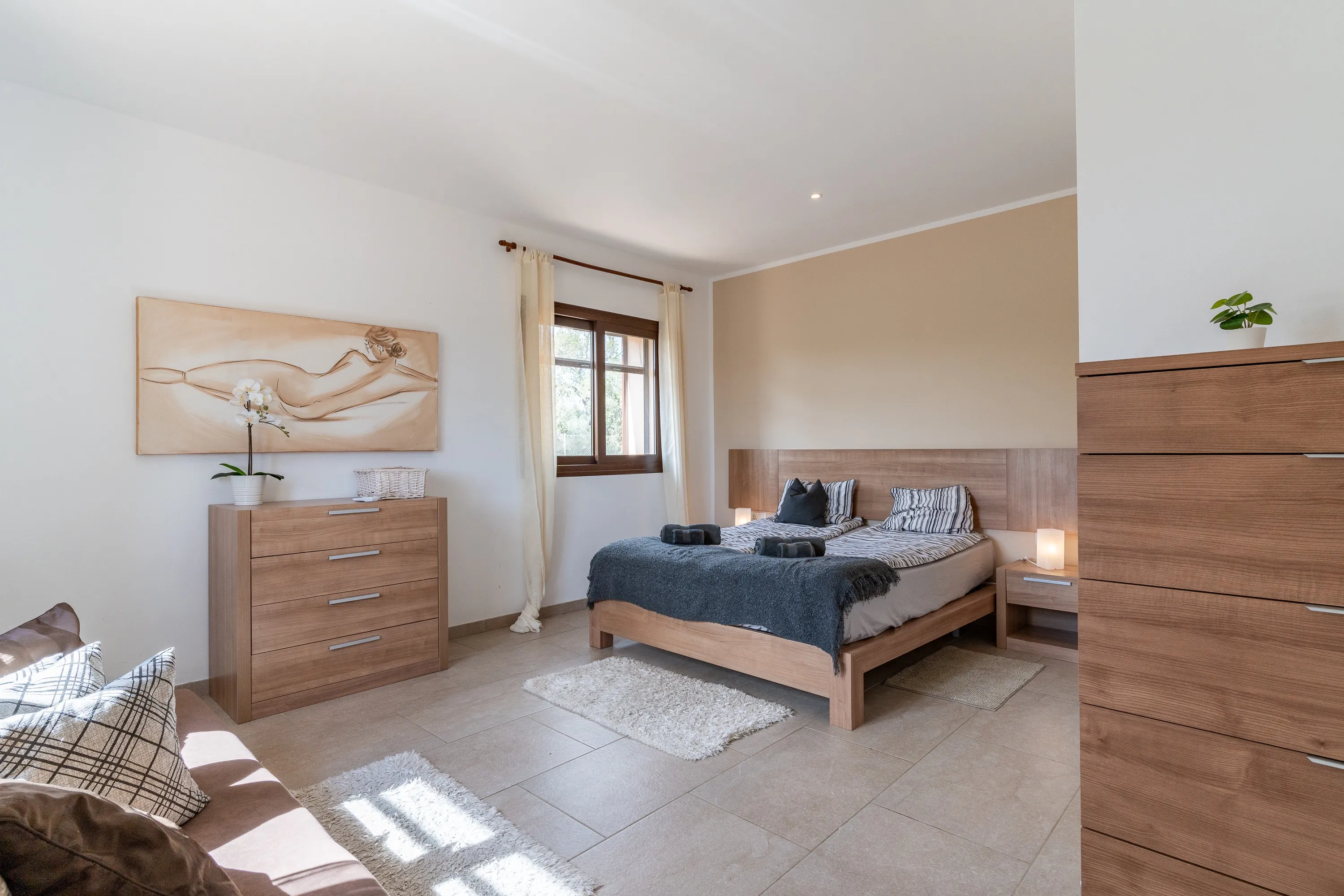 Autentisk landhus med pool og ETV-9