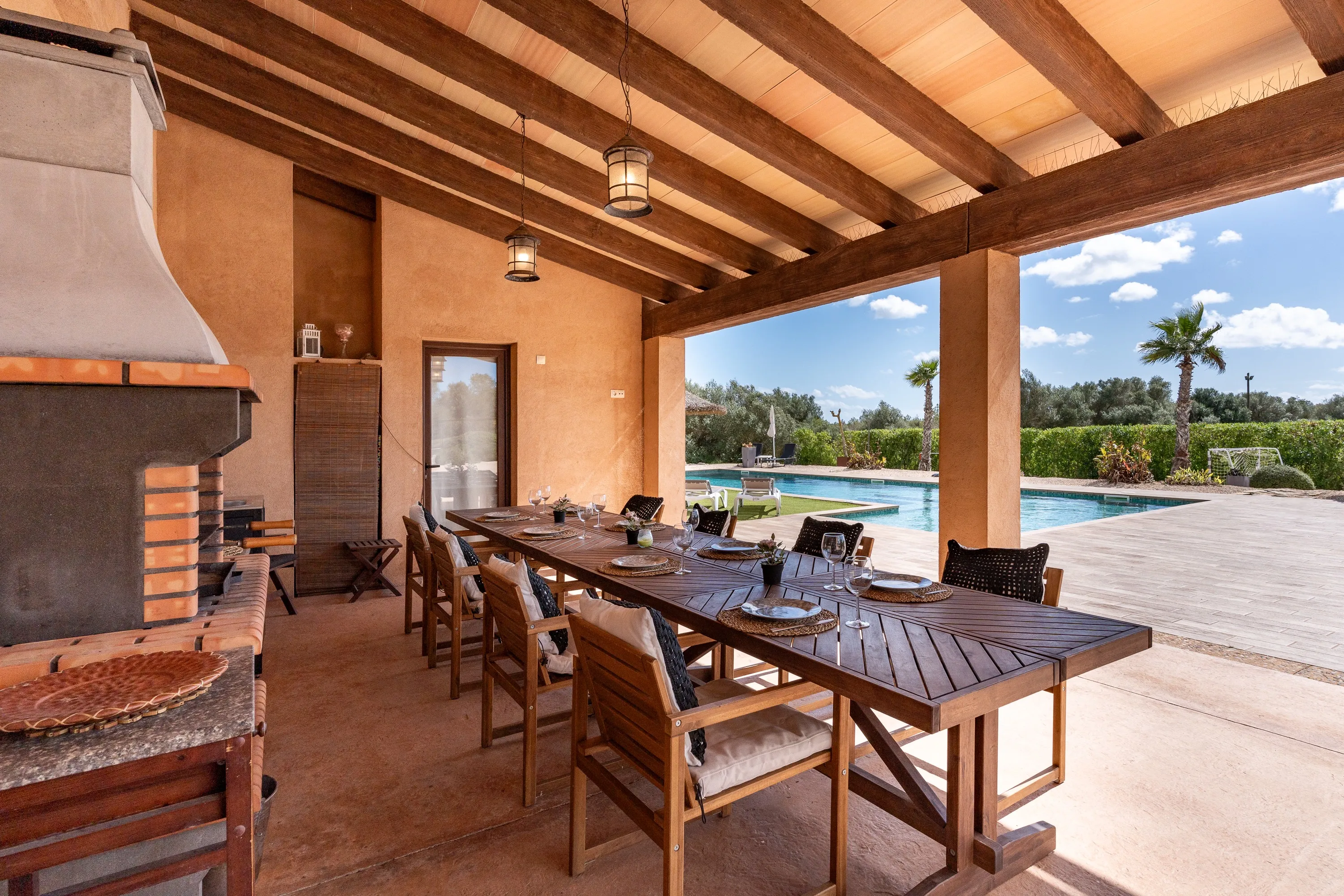 Authentisches Landhaus mit Pool und ETV-2