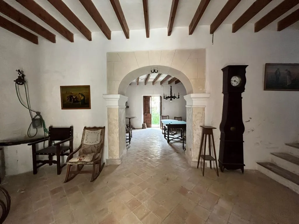 Authentiek dorpshuis met bouwvergunning voor renovatie in Lloret de Vistalegre-3