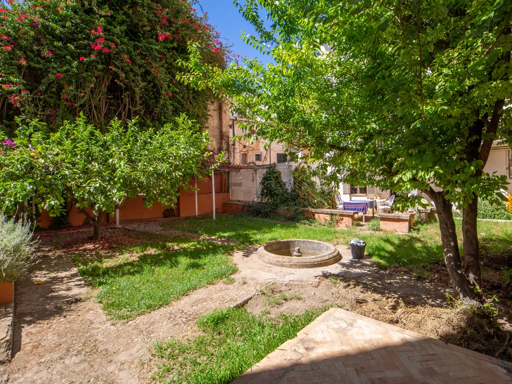 Zum Renovieren: Einzigartige Immobilie mit Garten in Palmas Altstadt-8