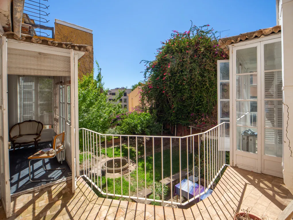 Zum Renovieren: Einzigartige Immobilie mit Garten in Palmas Altstadt-2