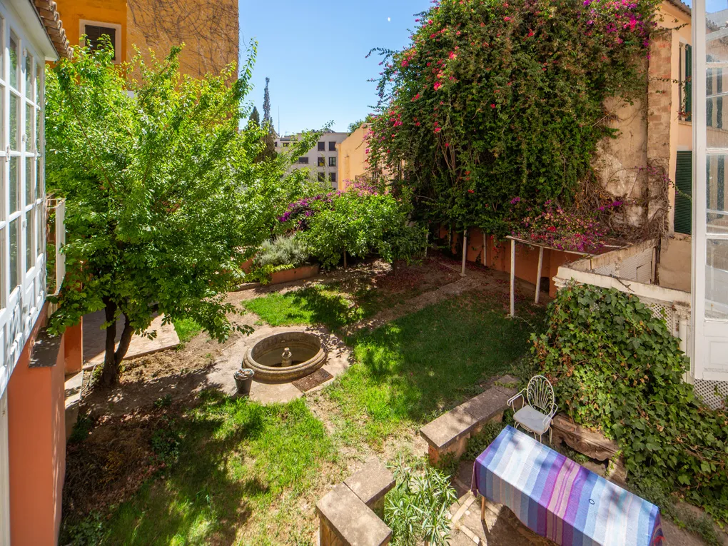 Zum Renovieren: Einzigartige Immobilie mit Garten in Palmas Altstadt-3